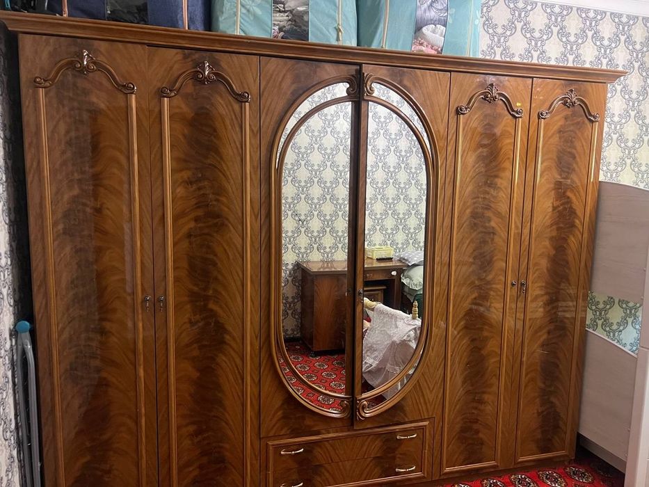 Shkaf 6 eshikli sastayana yaxshi