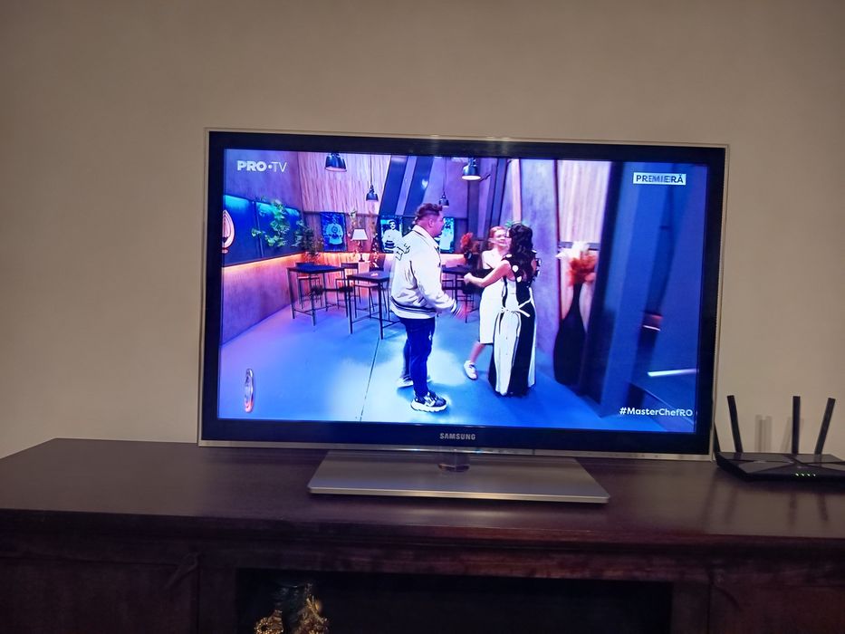 Vând televizor Samsung diagonala 100cm