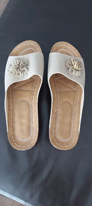 Нови дамски чехли