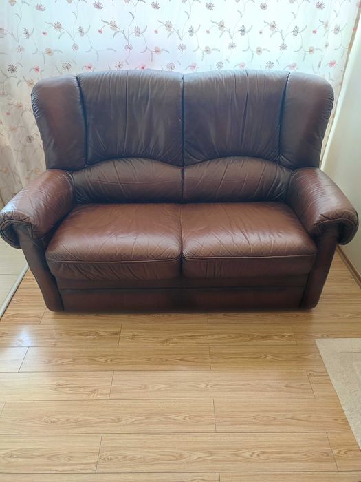 Canapea de piele