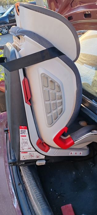 Продам автокресло chicco