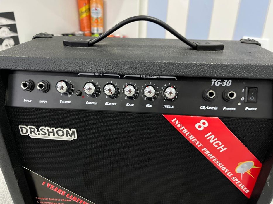 Гитарный комбоусилитель + наушники в подарок