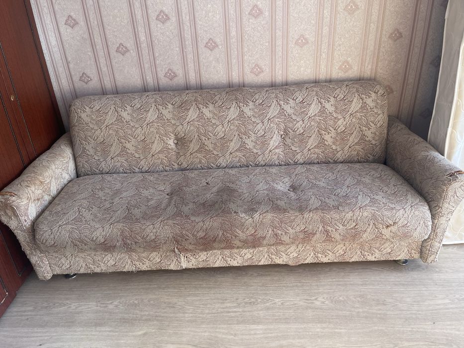 Продам диван и два кресла