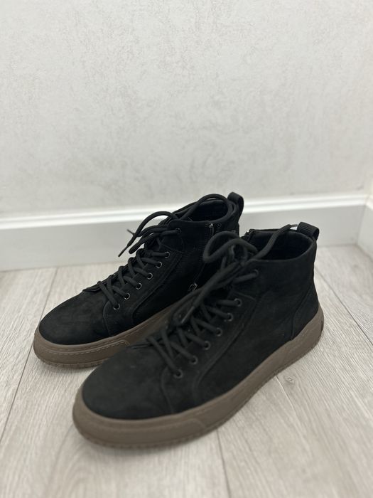 Продам мужскую обувь