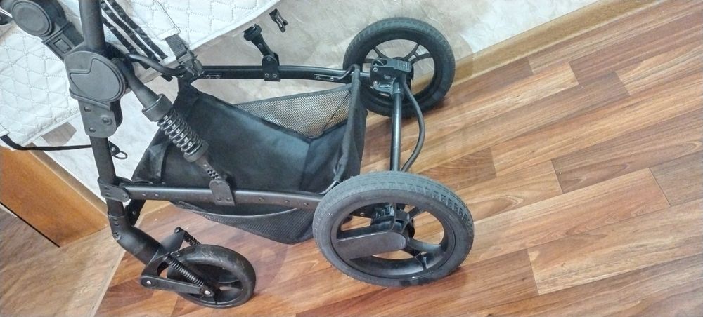 Продам коляску  в хорошем состоянии