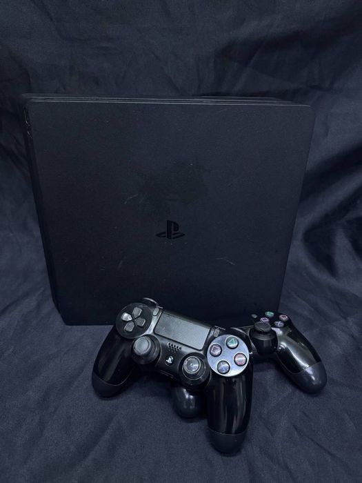 Playstation 4 slim