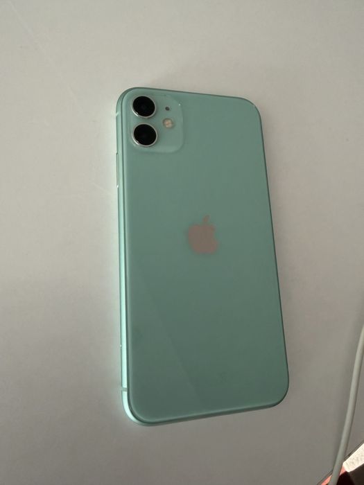 iPhone 11 culoare verde 64GB impecabil