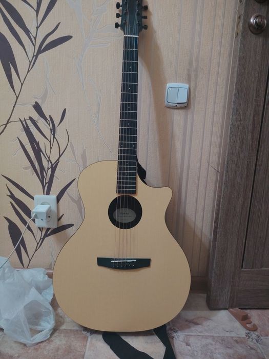 Акустическая гитара