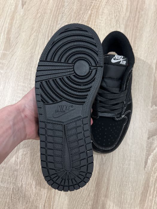 Jordan 1 low travis scott phantom