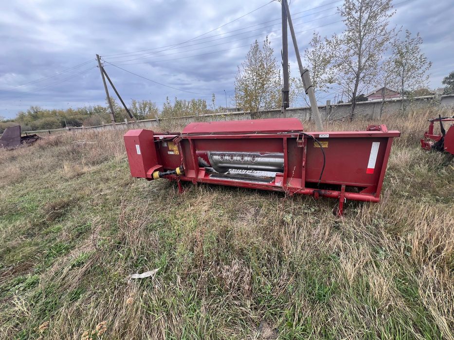 Продам комбайн Ессиль 760. Есиль 760.