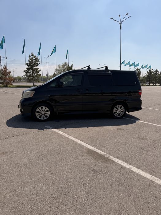 Альфард 3 куб. 2003 год.