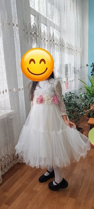 Көйлек сатылады.