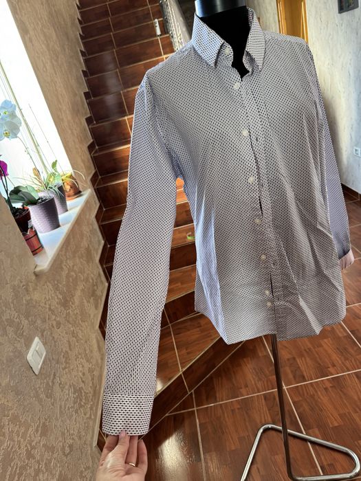 Vand camasa noua Guess