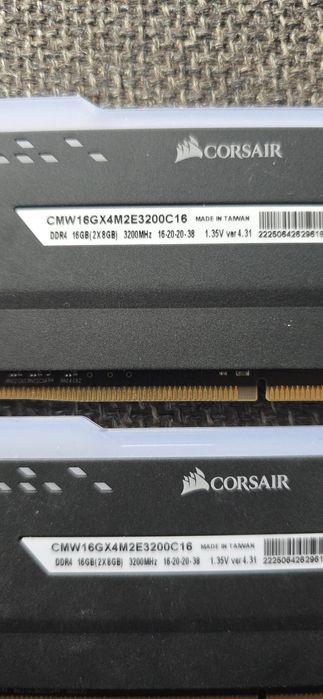 Memorie RAM Corsair Vengeance Pro Rgb Kit 16gb DDr4 3200mhz Cl16