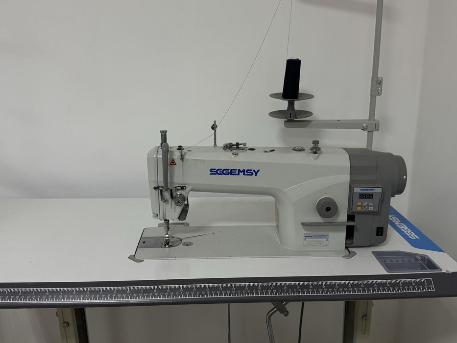 Промышленная швейная машинка
