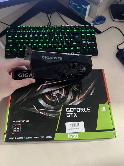 Placa video Nvidia 1650 OC 4 gb