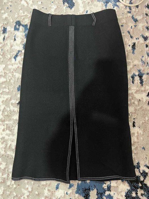 Юбки 36 размера, вязанный и типа карандаш по 100 т сум