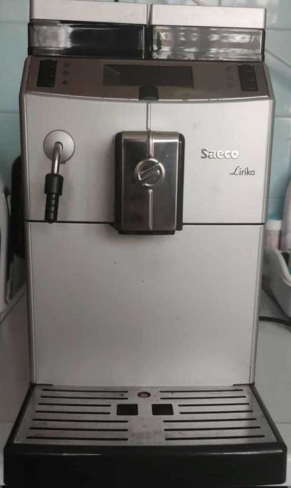 Продавам кафе автомат Saeco Lirika Plus