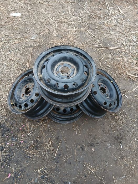 Продам комплект железных дисков
