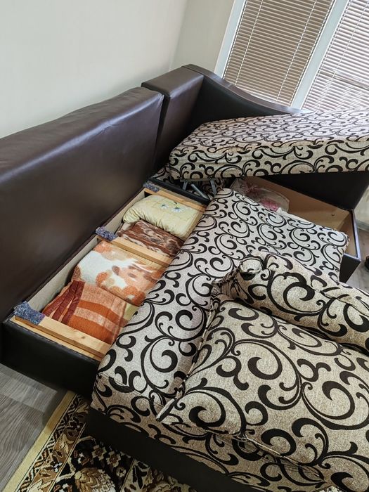 Диван с функция сън