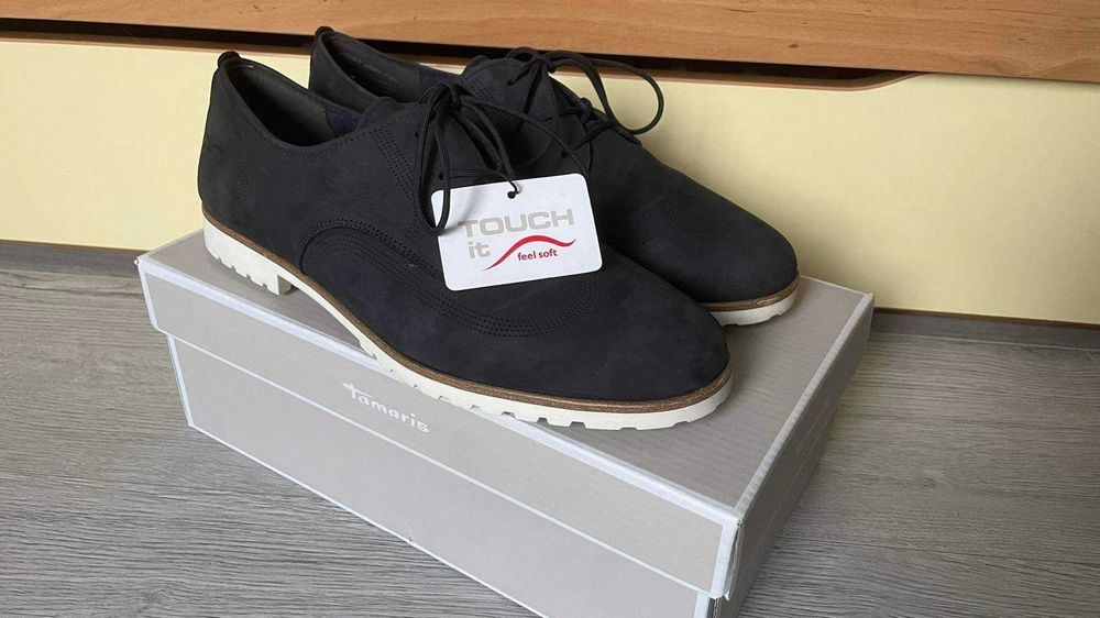 Ежедневни тъмносини затворени обувки с връзки номер 40