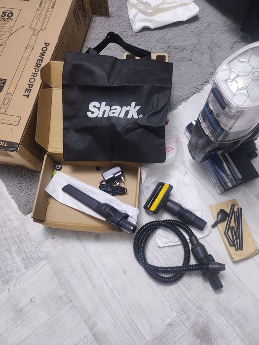 Aspirator Shark nou în cutie autonomie 50 minute