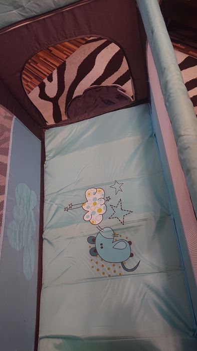 Бебешко легло кошара,матрак,завивка,възглавница,комплект за обличане