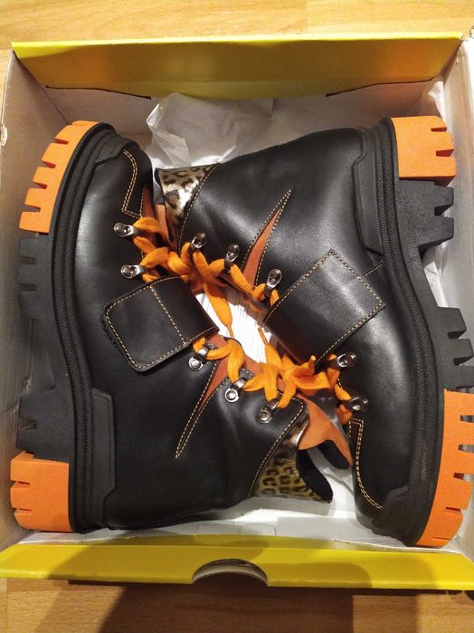 Дамски бутикови боти