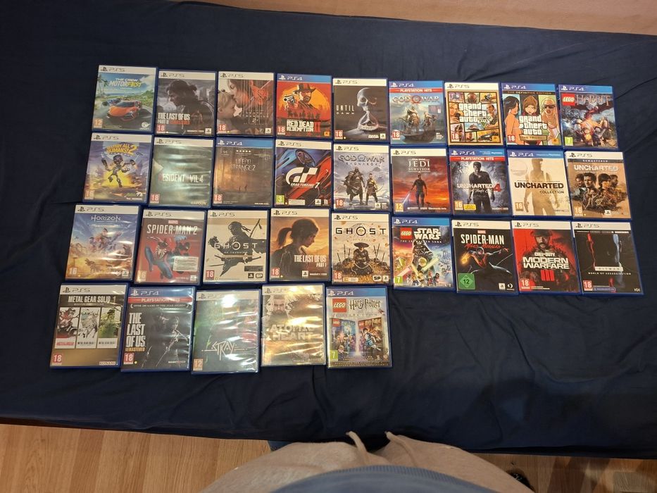 Vând jocuri  ps5