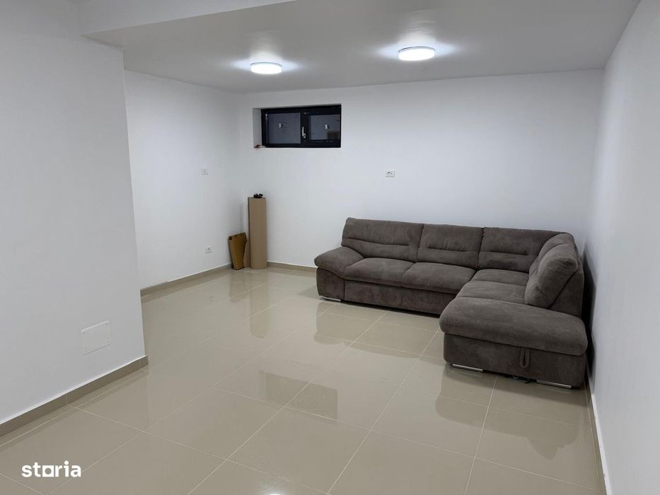 Apartament nou cu terasă exterioară