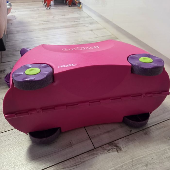 Розов детски куфар Trunki