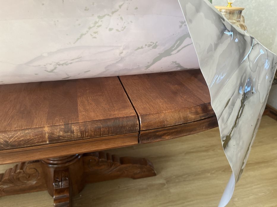 Продам обеденный стол