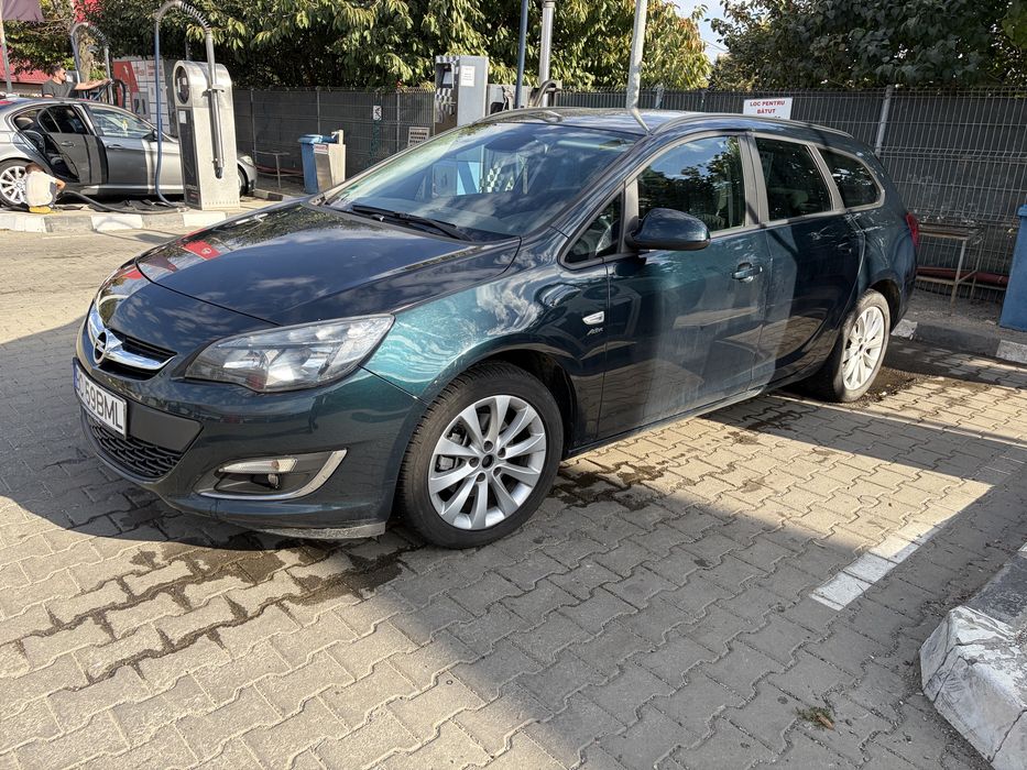 Opel Astra J Sport Tourer