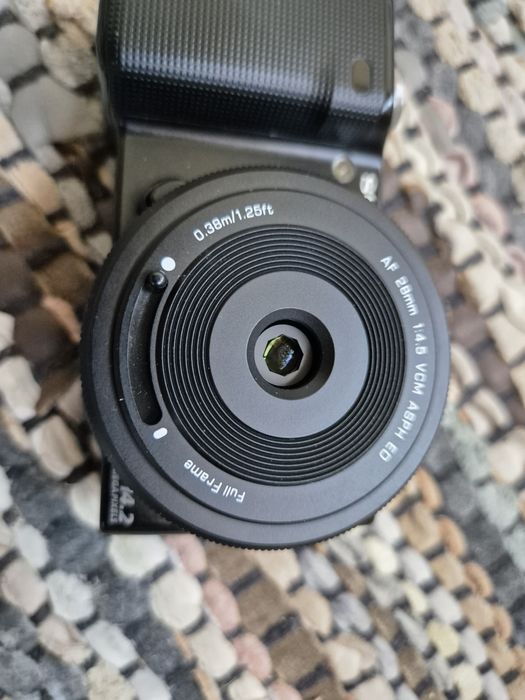 Pancake обектив Viltrox 28mm F4.5