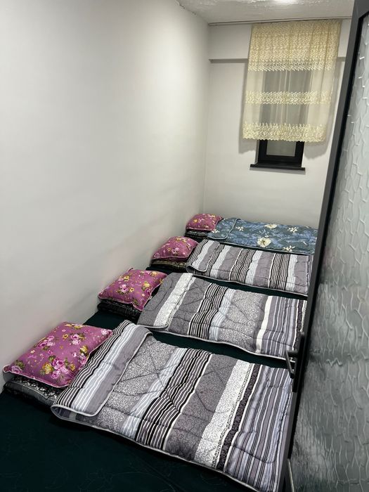 Erkak va studentlarga sheriklikga hona Yahshnabodda .