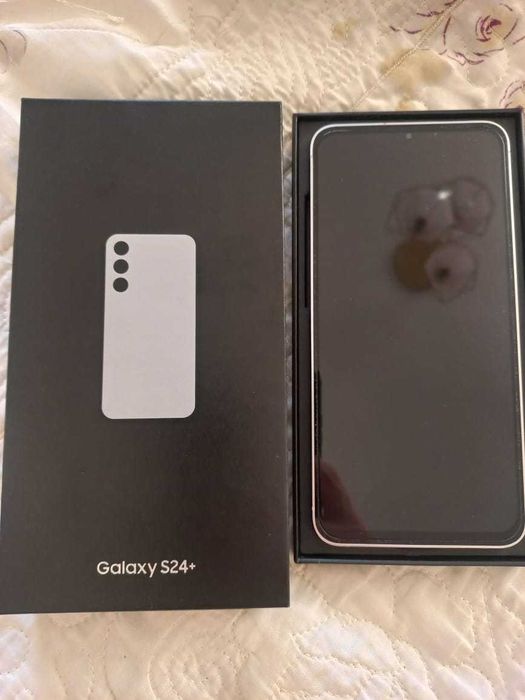 Самсунг Галакси S24+, 256 ГБ  300 000