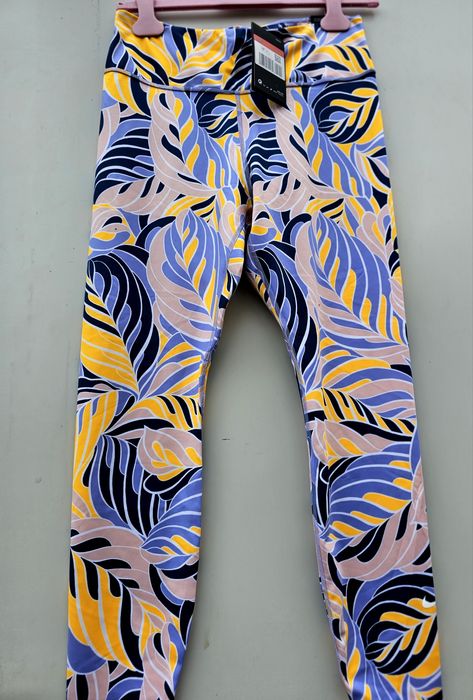 Nike оригинален дамски клин Л размер нов