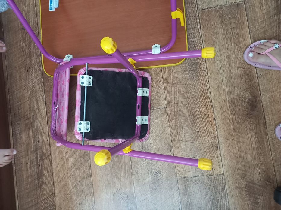 Детский письменный столик