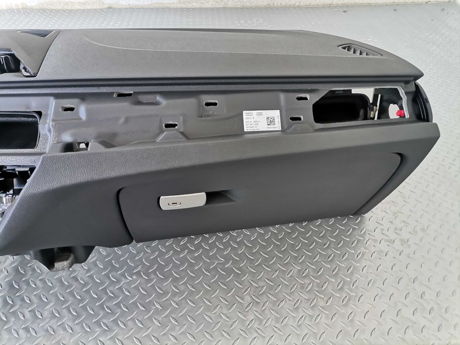 Ново Табло BMW 5 G30 G31 G38 Lci HUD Черно гума