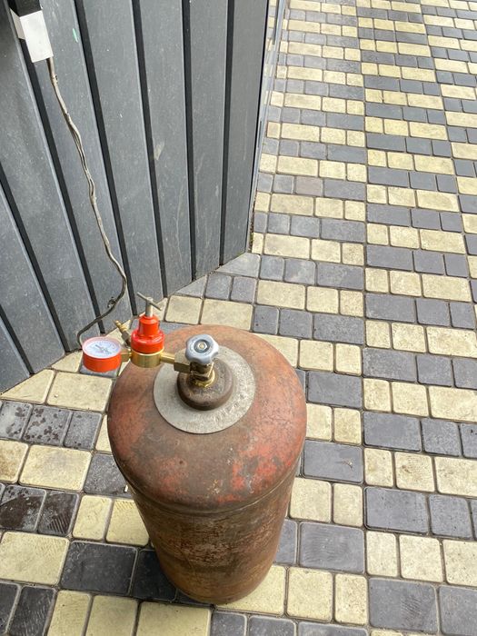 Газовый балон с редуктором