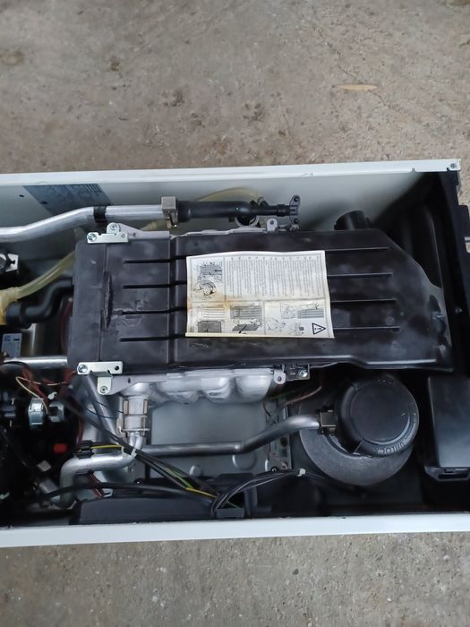 Centrala termica Ariston  Cares Premium EU 2