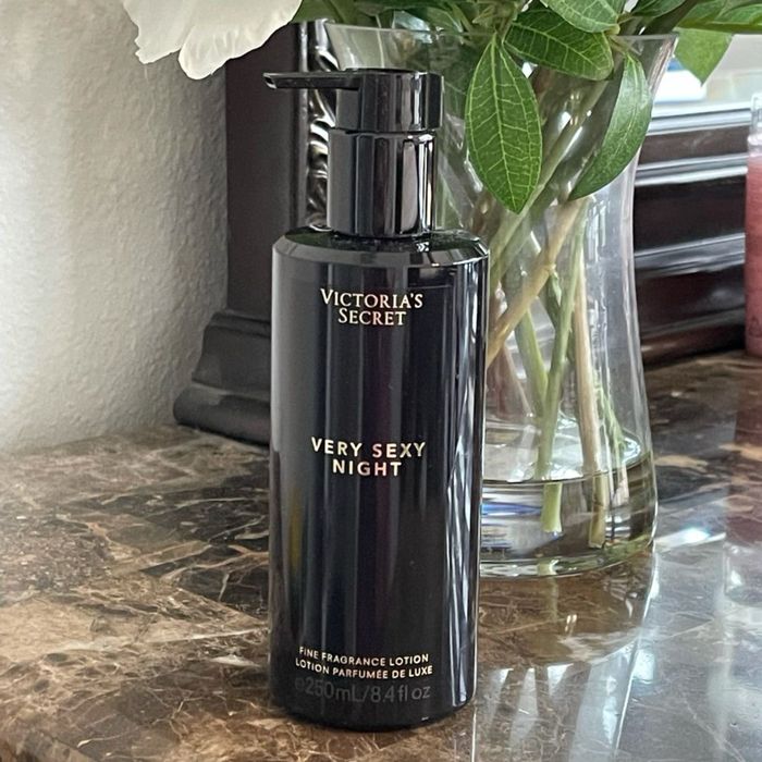 Victoria's Secret Very Sexy Night"