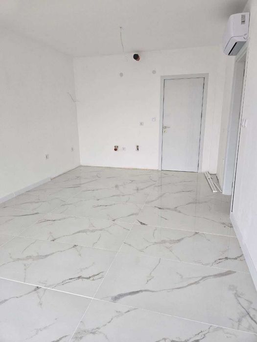 Продава се Тристаен апартамент в Обзор - 91 кв.м за 1539 €/кв.м - Снимка #2