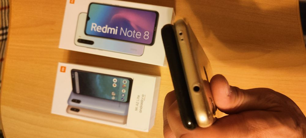 Продам 2 смартфона Xiaomi и планшет Huawei