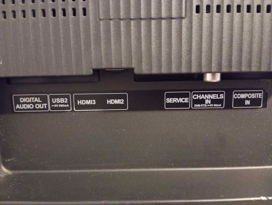 Smart TV LED de 43 inch (109 cm), Tesla