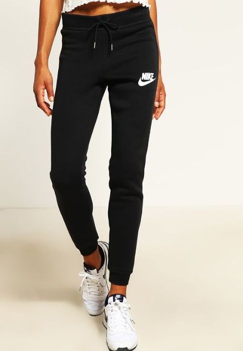 Екип Nike нов