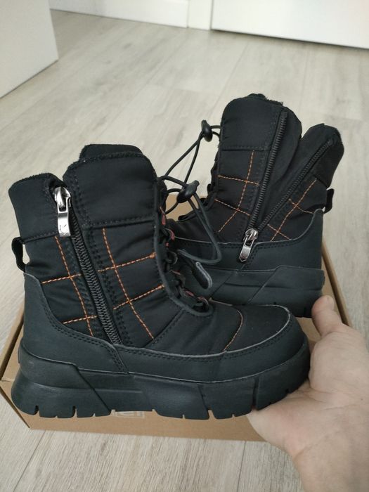 Продам зимние дутики