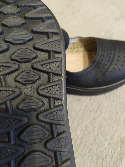 Черни обувки с платформа