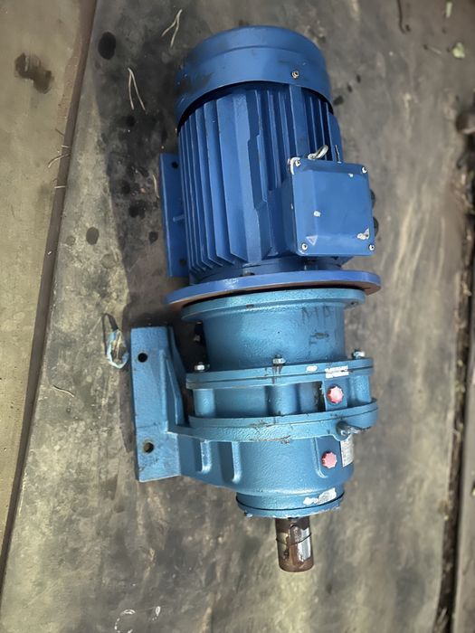 Мотор редуктор