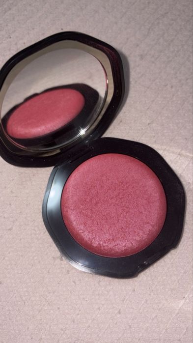 Blush kiko milano editie limitata Cavali . Este original luat din grecia am si bon si punga la el . Si se gaseste foarte greu